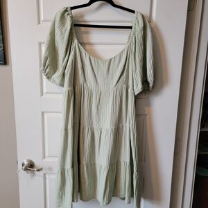 Everly Green Tiered Puff Sleeve Midi Dress